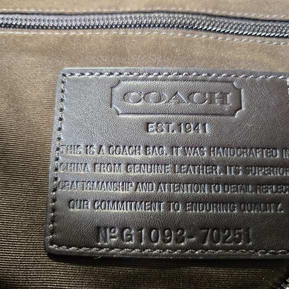 Authentic Coach Choclate Brown Embossed Leather Briefcase. No G1093- 70251 - Picture 10 of 13